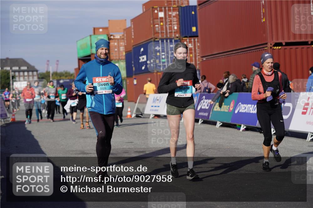 03.10.2025 - Köhlbrandbrückenlauf Michael Burmester http://msf.ph/oto/9027958 03.10.2025 10:32:10 Ziel 2116, 2159, 2365, 2433, 2436, 2569, 2599, 3033, 3328, 3329 meine-sportfotos.de