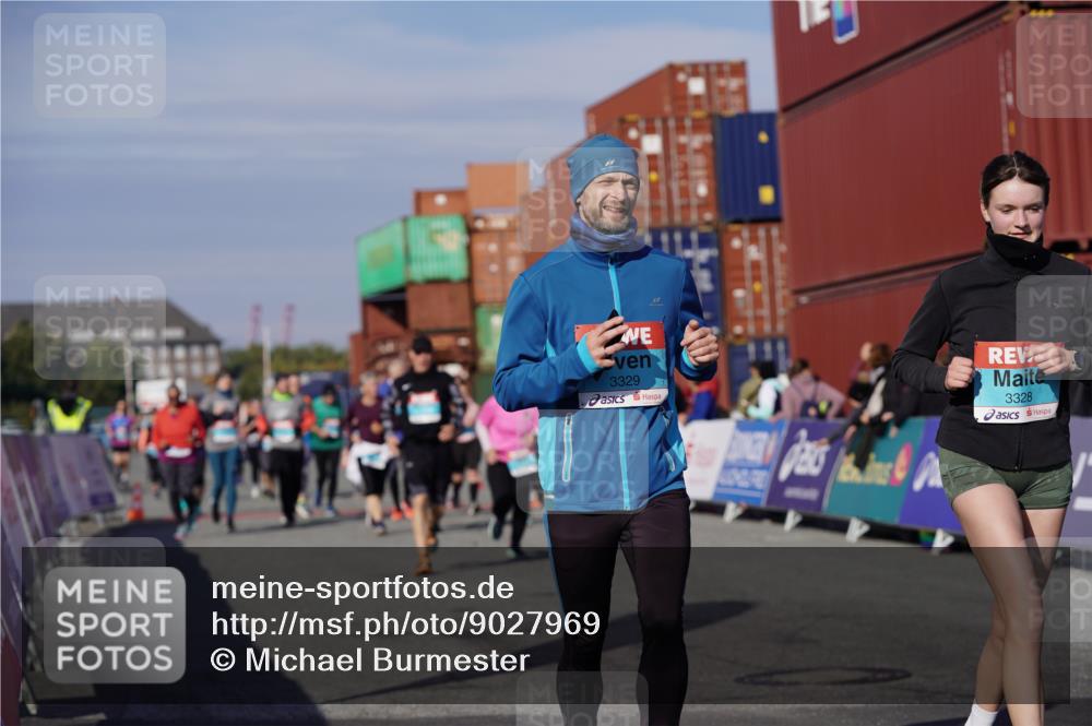 03.10.2025 - Köhlbrandbrückenlauf Michael Burmester http://msf.ph/oto/9027969 03.10.2025 10:32:11 Ziel 2116, 2159, 2184, 2212, 2365, 2433, 2436, 2470, 2569, 2599, 3033, 3328, 3329 meine-sportfotos.de