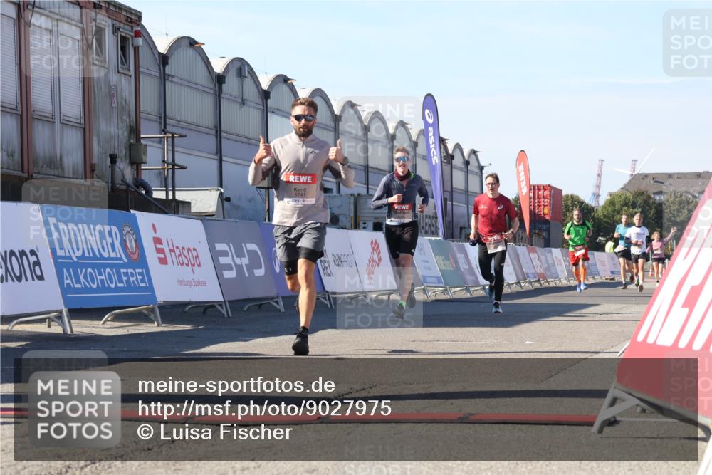 03.10.2025 - Köhlbrandbrückenlauf Luisa Fischer http://msf.ph/oto/9027975 03.10.2025 12:58:23 Ziel 4083, 4099, 4394, 5775, 6152, 6617, 6717, 6732, 6741 meine-sportfotos.de
