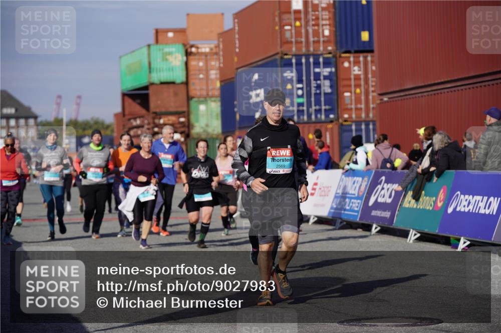 03.10.2025 - Köhlbrandbrückenlauf Michael Burmester http://msf.ph/oto/9027983 03.10.2025 10:32:13 Ziel 1908, 2116, 2159, 2184, 2212, 2338, 2365, 2433, 2436, 2470, 2568, 2569, 2599, 3033, 3045, 3328, 3329, 3780 meine-sportfotos.de
