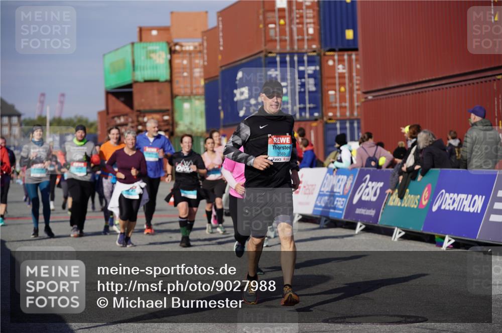 03.10.2025 - Köhlbrandbrückenlauf Michael Burmester http://msf.ph/oto/9027988 03.10.2025 10:32:13 Ziel 1908, 2116, 2159, 2184, 2212, 2338, 2365, 2433, 2436, 2470, 2568, 2569, 2599, 3033, 3045, 3328, 3329, 3780 meine-sportfotos.de
