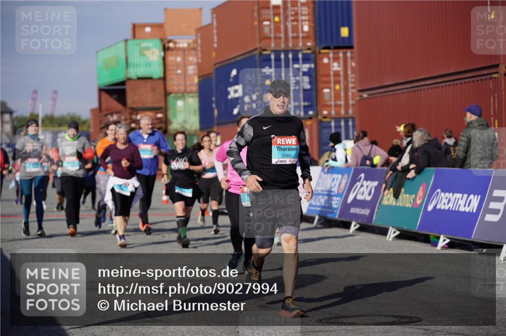 03.10.2025 - Köhlbrandbrückenlauf Michael Burmester http://msf.ph/oto/9027994 03.10.2025 10:32:13 Ziel 1908, 2116, 2159, 2184, 2212, 2338, 2365, 2433, 2436, 2470, 2568, 2569, 2599, 3033, 3045, 3328, 3329, 3780 meine-sportfotos.de