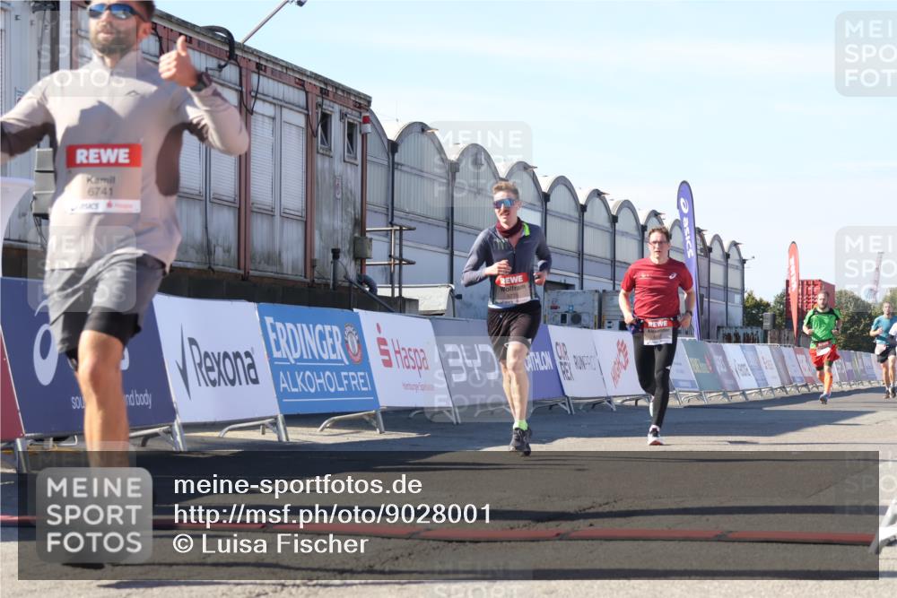 03.10.2025 - Köhlbrandbrückenlauf Luisa Fischer http://msf.ph/oto/9028001 03.10.2025 12:58:25 Ziel 4083, 4099, 5775, 6152, 6617, 6717, 6732, 6741 meine-sportfotos.de