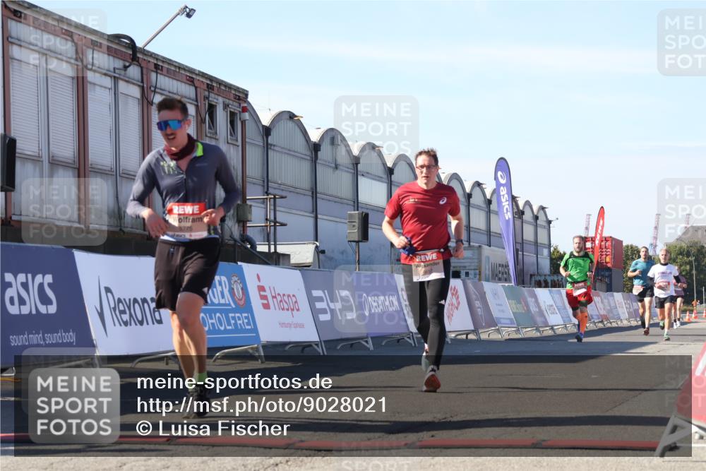 03.10.2025 - Köhlbrandbrückenlauf Luisa Fischer http://msf.ph/oto/9028021 03.10.2025 12:58:26 Ziel 4083, 4099, 5706, 5775, 6152, 6617, 6717, 6732, 6741 meine-sportfotos.de