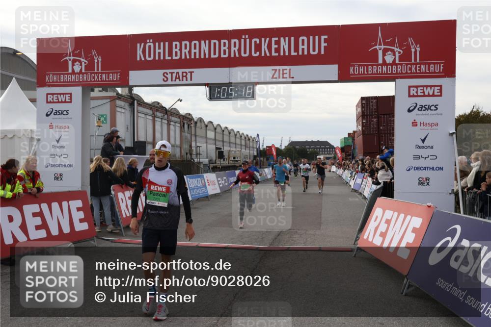 03.10.2025 - Köhlbrandbrückenlauf Julia Fischer http://msf.ph/oto/9028026 03.10.2025 16:05:18 Ziel 7201, 7207, 7221, 7239, 7403, 7422, 7643, 7772, 8779, 8995, 9114, 9191, 9421, 9422, 9592, 9627, 9690 meine-sportfotos.de