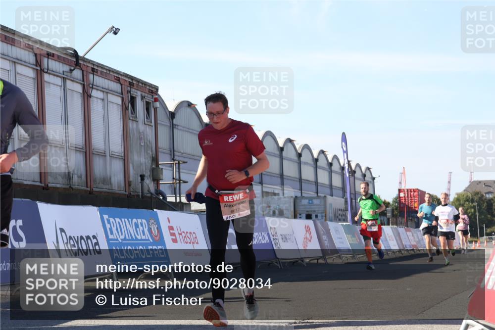 03.10.2025 - Köhlbrandbrückenlauf Luisa Fischer http://msf.ph/oto/9028034 03.10.2025 12:58:27 Ziel 4083, 4099, 5706, 5775, 6152, 6617, 6732, 6741 meine-sportfotos.de