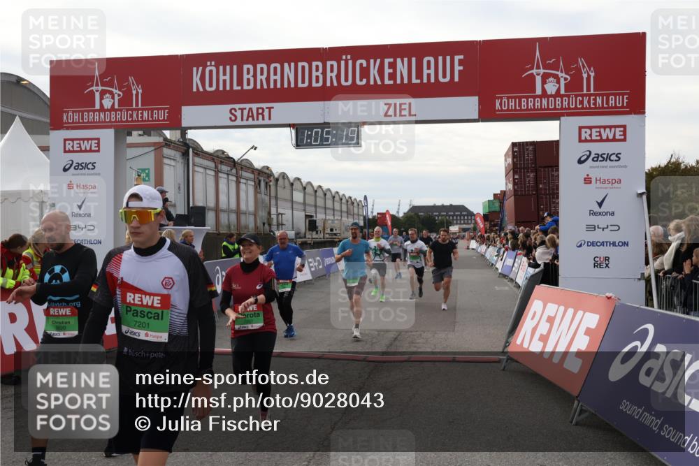 03.10.2025 - Köhlbrandbrückenlauf Julia Fischer http://msf.ph/oto/9028043 03.10.2025 16:05:20 Ziel 7201, 7207, 7221, 7239, 7403, 7422, 7473, 7643, 8779, 8995, 9114, 9421, 9422, 9592, 9627, 9690 meine-sportfotos.de