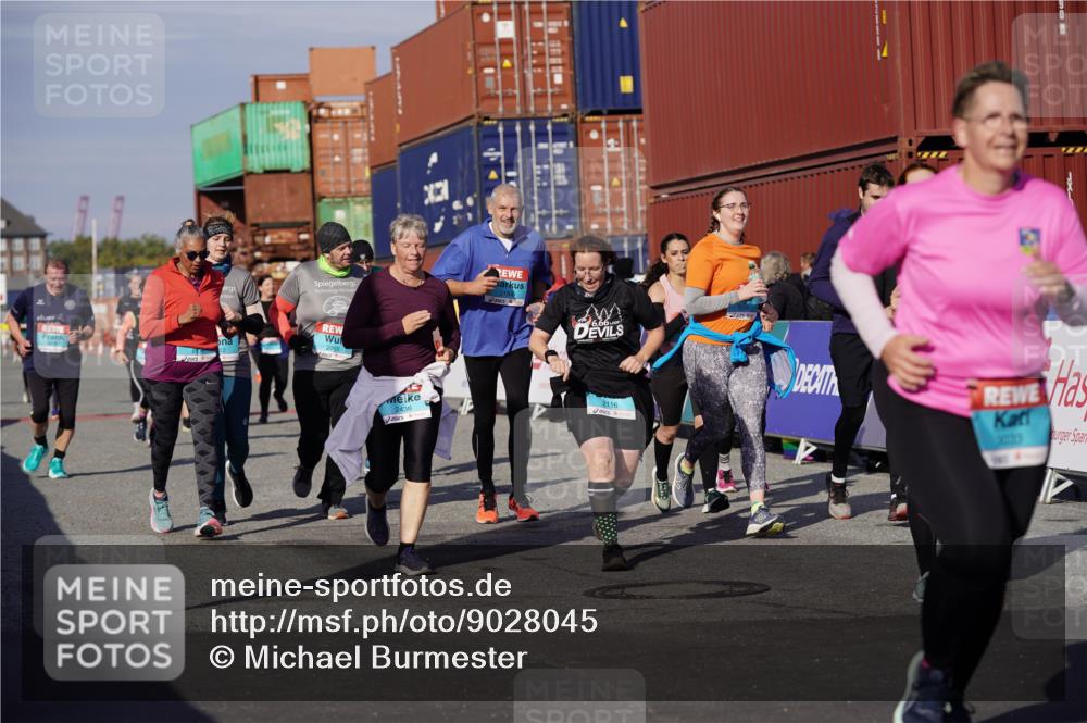03.10.2025 - Köhlbrandbrückenlauf Michael Burmester http://msf.ph/oto/9028045 03.10.2025 10:32:17 Ziel 1749, 1908, 1923, 2041, 2116, 2159, 2184, 2212, 2316, 2338, 2365, 2436, 2470, 2568, 2569, 2599, 3033, 3045, 3737, 3780 meine-sportfotos.de