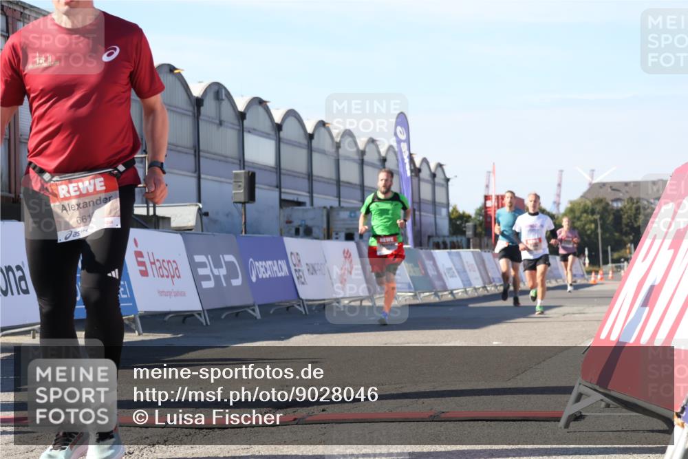 03.10.2025 - Köhlbrandbrückenlauf Luisa Fischer http://msf.ph/oto/9028046 03.10.2025 12:58:28 Ziel 4083, 4084, 4099, 5706, 5775, 6617, 6732, 6741 meine-sportfotos.de