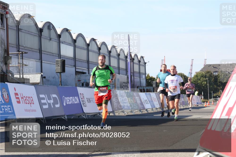 03.10.2025 - Köhlbrandbrückenlauf Luisa Fischer http://msf.ph/oto/9028052 03.10.2025 12:58:29 Ziel 4083, 4084, 4241, 5706, 5775, 6617, 6732, 6741 meine-sportfotos.de