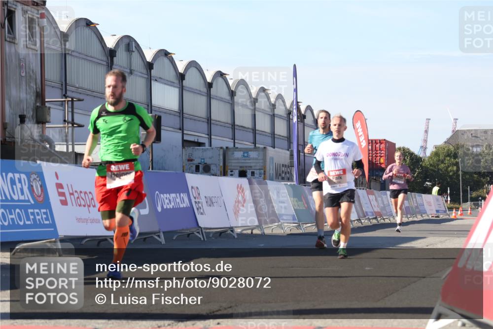 03.10.2025 - Köhlbrandbrückenlauf Luisa Fischer http://msf.ph/oto/9028072 03.10.2025 12:58:30 Ziel 4083, 4084, 4241, 5706, 5775, 6617, 6732, 6741 meine-sportfotos.de