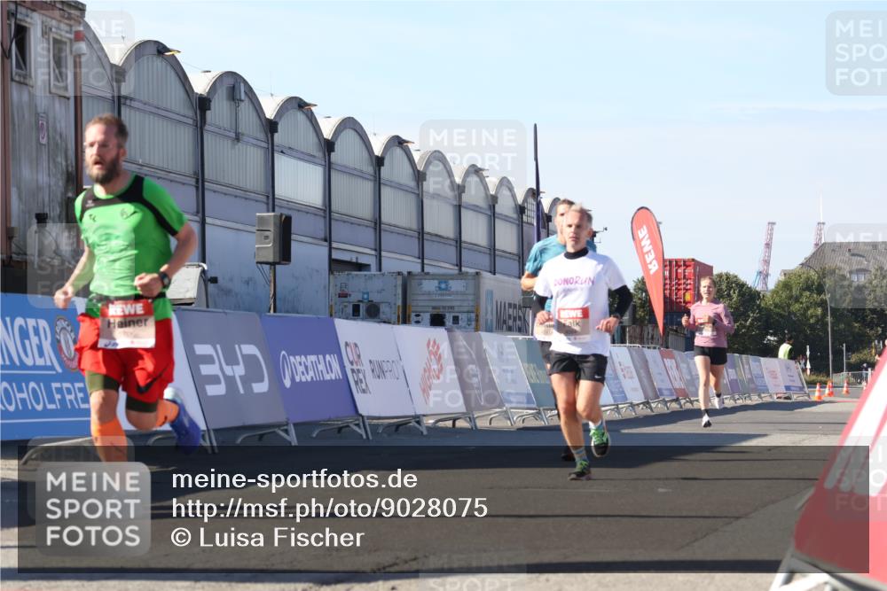 03.10.2025 - Köhlbrandbrückenlauf Luisa Fischer http://msf.ph/oto/9028075 03.10.2025 12:58:30 Ziel 4083, 4084, 4241, 5706, 5775, 6617, 6732, 6741 meine-sportfotos.de