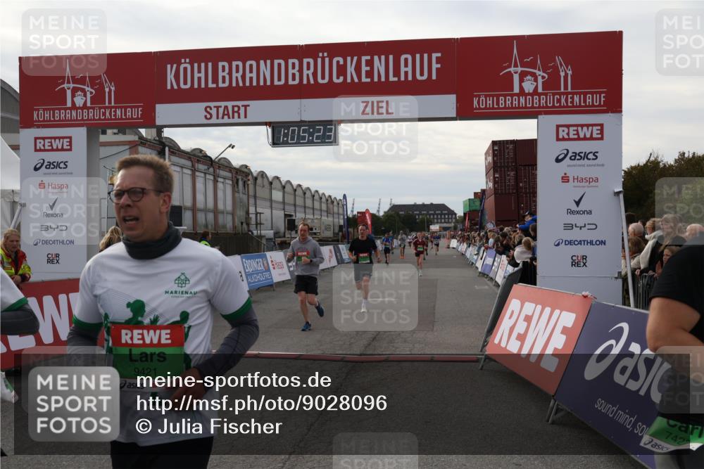 03.10.2025 - Köhlbrandbrückenlauf Julia Fischer http://msf.ph/oto/9028096 03.10.2025 16:05:24 Ziel 7201, 7207, 7403, 7422, 7473, 7643, 8099, 9127, 9421, 9422, 9475, 9592, 9627, 9690 meine-sportfotos.de