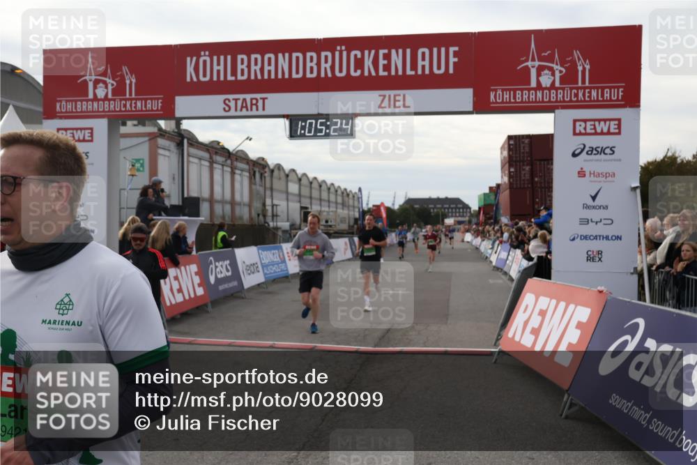 03.10.2025 - Köhlbrandbrückenlauf Julia Fischer http://msf.ph/oto/9028099 03.10.2025 16:05:24 Ziel 7201, 7207, 7403, 7422, 7473, 7643, 8099, 9127, 9421, 9422, 9475, 9592, 9627, 9690 meine-sportfotos.de