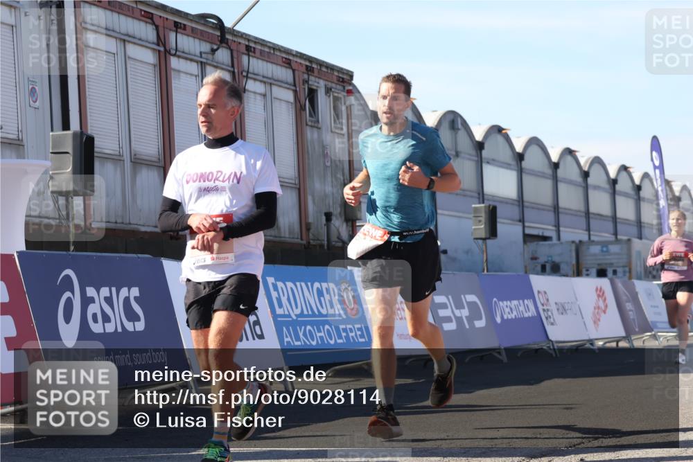 03.10.2025 - Köhlbrandbrückenlauf Luisa Fischer http://msf.ph/oto/9028114 03.10.2025 12:58:33 Ziel 4084, 4148, 4241, 5706, 5775, 6617, 6741 meine-sportfotos.de