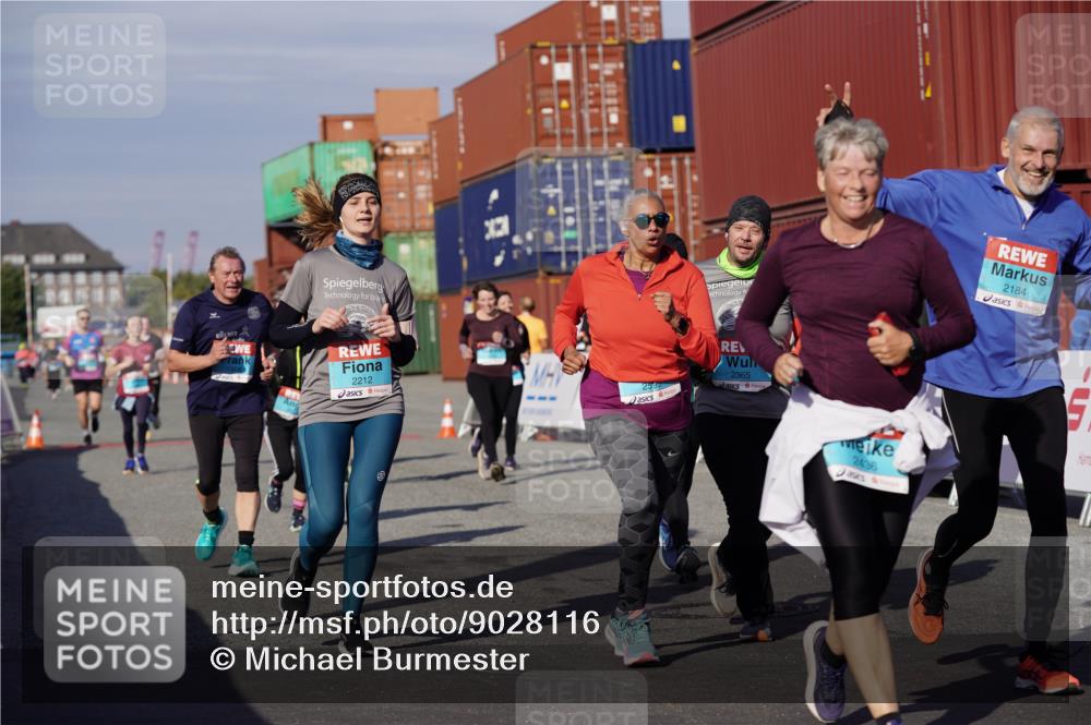 03.10.2025 - Köhlbrandbrückenlauf Michael Burmester http://msf.ph/oto/9028116 03.10.2025 10:32:20 Ziel 1749, 1908, 1923, 2041, 2085, 2116, 2159, 2184, 2212, 2316, 2338, 2365, 2436, 2470, 2568, 2569, 2599, 3033, 3045, 3737, 3780 meine-sportfotos.de