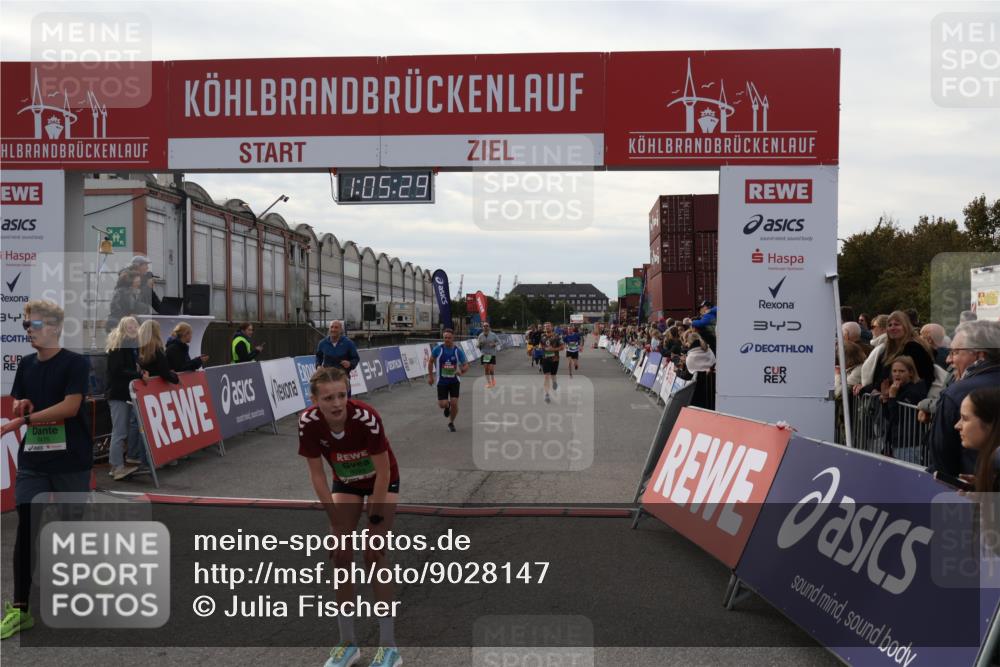 03.10.2025 - Köhlbrandbrückenlauf Julia Fischer http://msf.ph/oto/9028147 03.10.2025 16:05:29 Ziel 7241, 7403, 7422, 7473, 7643, 8099, 8199, 9127, 9421, 9422, 9475, 9499, 9592, 9627, 9669 meine-sportfotos.de