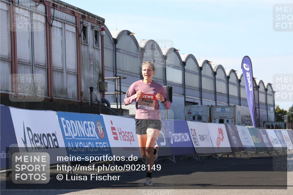 03.10.2025 - Köhlbrandbrückenlauf Luisa Fischer http://msf.ph/oto/9028149 03.10.2025 12:58:36 Ziel 4084, 4148, 4241, 5706, 5775, 6617 meine-sportfotos.de