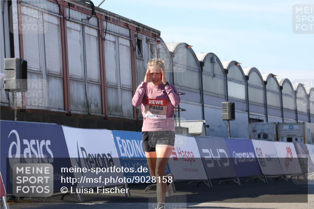 03.10.2025 - Köhlbrandbrückenlauf Luisa Fischer http://msf.ph/oto/9028158 03.10.2025 12:58:37 Ziel 4084, 4148, 4241, 5706, 5775, 6617 meine-sportfotos.de