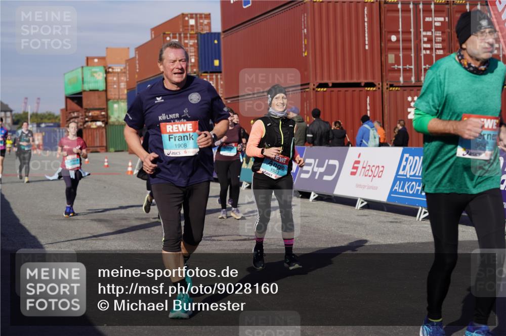 03.10.2025 - Köhlbrandbrückenlauf Michael Burmester http://msf.ph/oto/9028160 03.10.2025 10:32:23 Ziel 1749, 1908, 1923, 2041, 2085, 2184, 2212, 2316, 2338, 2470, 2568, 3045, 3076, 3077, 3737, 3780 meine-sportfotos.de