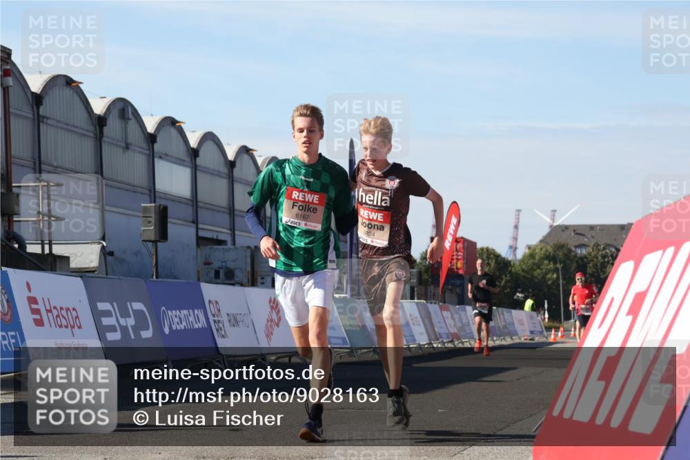03.10.2025 - Köhlbrandbrückenlauf Luisa Fischer http://msf.ph/oto/9028163 03.10.2025 12:58:43 Ziel 4084, 4148, 4241, 5824, 6167 meine-sportfotos.de