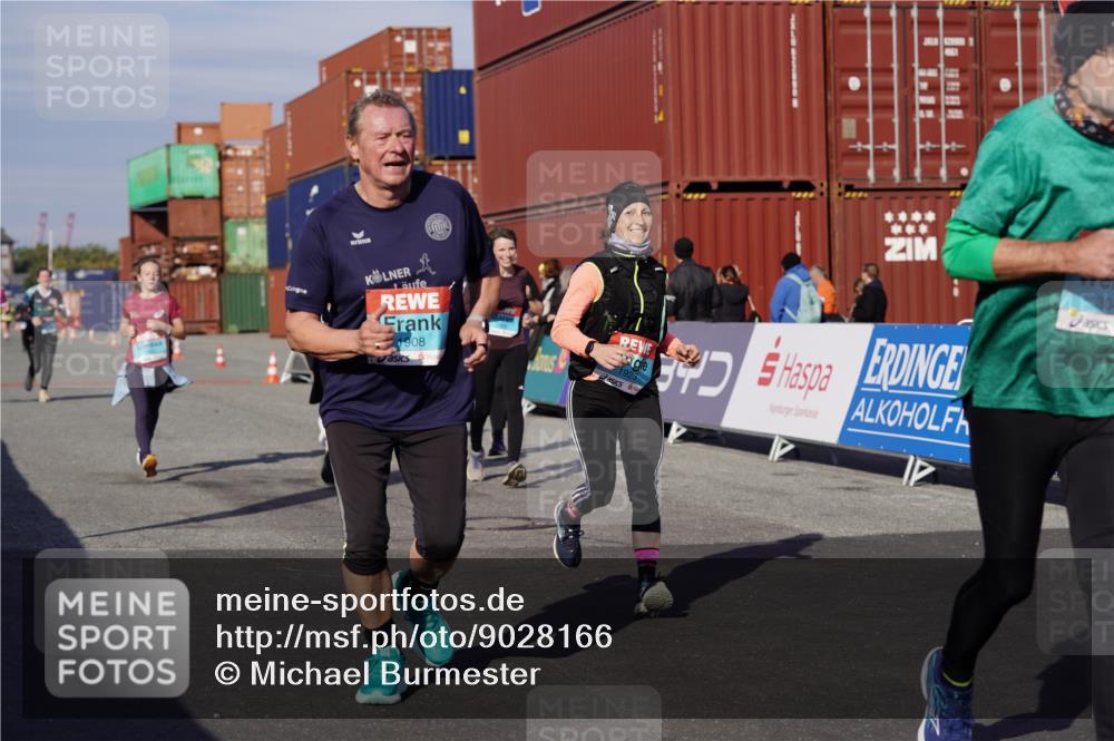 03.10.2025 - Köhlbrandbrückenlauf Michael Burmester http://msf.ph/oto/9028166 03.10.2025 10:32:23 Ziel 1749, 1908, 1923, 2041, 2085, 2184, 2212, 2316, 2338, 2470, 2568, 3045, 3076, 3077, 3737, 3780 meine-sportfotos.de