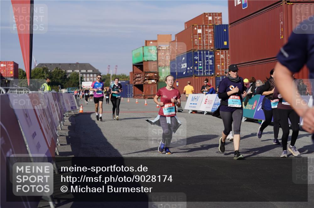03.10.2025 - Köhlbrandbrückenlauf Michael Burmester http://msf.ph/oto/9028174 03.10.2025 10:32:24 Ziel 1749, 1908, 1923, 2041, 2085, 2316, 2338, 2568, 3045, 3076, 3077, 3737, 3780 meine-sportfotos.de