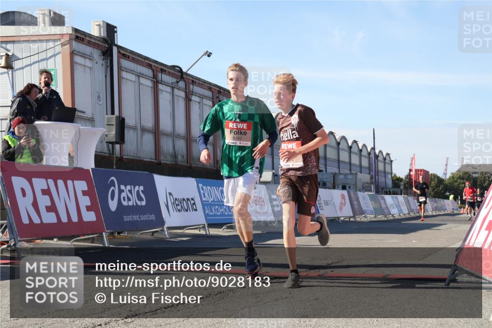 03.10.2025 - Köhlbrandbrückenlauf Luisa Fischer http://msf.ph/oto/9028183 03.10.2025 12:58:45 Ziel 4148, 4241, 5824, 6167 meine-sportfotos.de