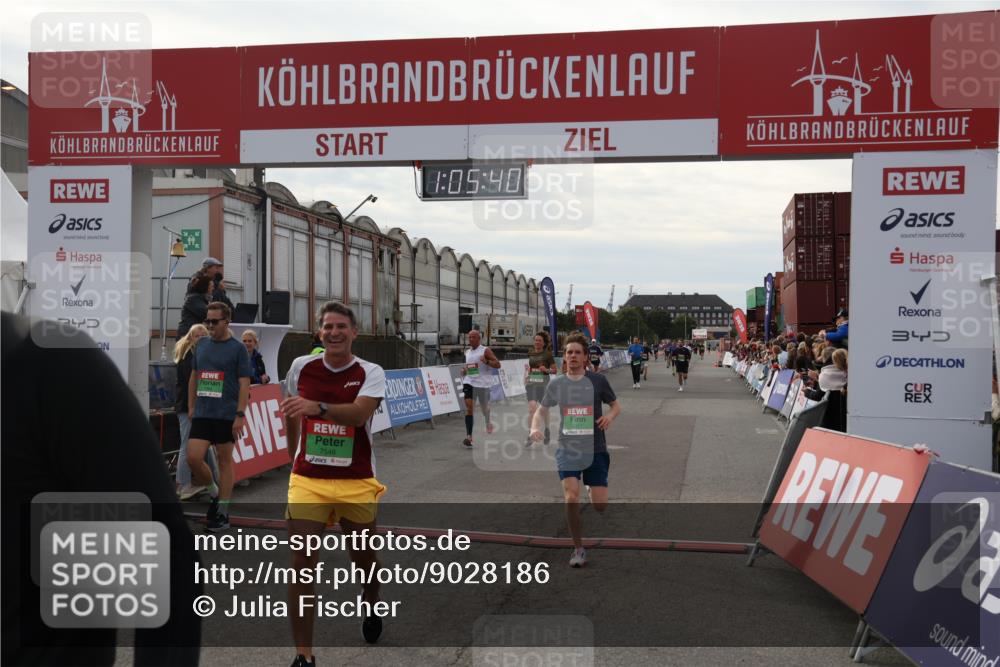 03.10.2025 - Köhlbrandbrückenlauf Julia Fischer http://msf.ph/oto/9028186 03.10.2025 16:05:40 Ziel 7031, 7151, 7213, 7241, 7394, 7546, 8199, 9127, 9299, 9317, 9499, 9669 meine-sportfotos.de