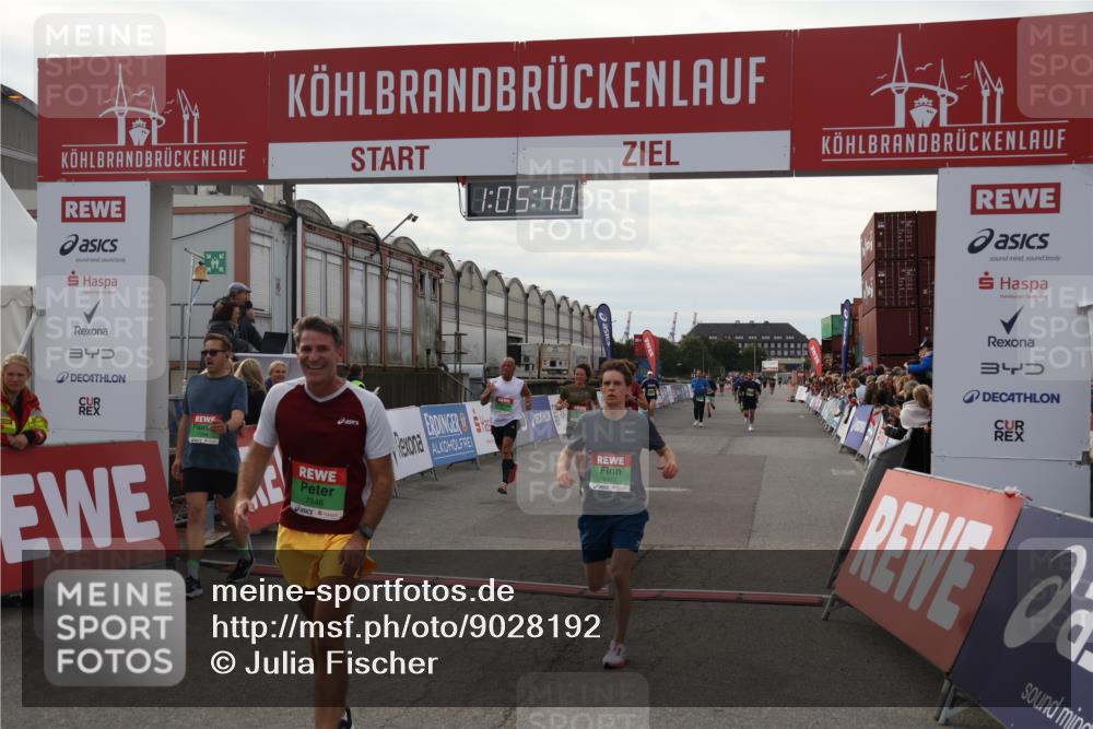 03.10.2025 - Köhlbrandbrückenlauf Julia Fischer http://msf.ph/oto/9028192 03.10.2025 16:05:40 Ziel 7031, 7151, 7213, 7241, 7394, 7546, 8199, 9127, 9299, 9317, 9499, 9669 meine-sportfotos.de