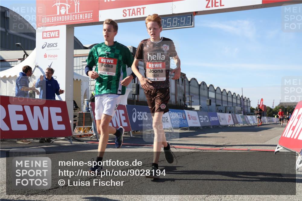 03.10.2025 - Köhlbrandbrückenlauf Luisa Fischer http://msf.ph/oto/9028194 03.10.2025 12:58:46 Ziel 4148, 4368, 5824, 6167 meine-sportfotos.de