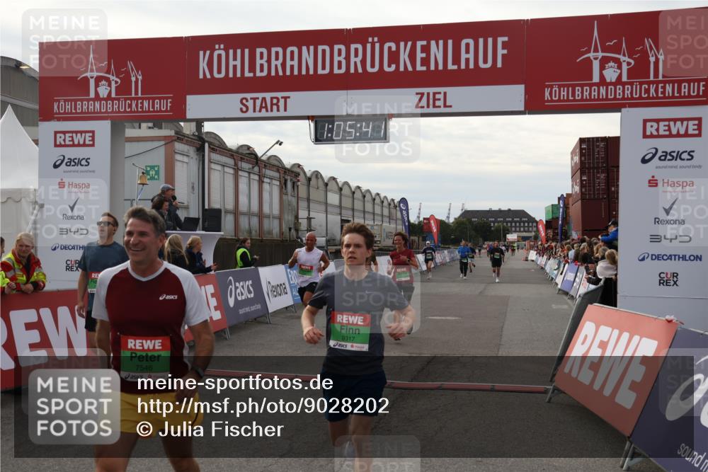 03.10.2025 - Köhlbrandbrückenlauf Julia Fischer http://msf.ph/oto/9028202 03.10.2025 16:05:41 Ziel 7031, 7151, 7213, 7241, 7394, 7546, 7547, 8199, 9299, 9317, 9499, 9669 meine-sportfotos.de