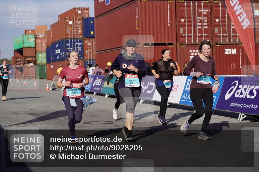 03.10.2025 - Köhlbrandbrückenlauf Michael Burmester http://msf.ph/oto/9028205 03.10.2025 10:32:25 Ziel 1749, 1908, 1923, 2041, 2085, 2316, 3076, 3077, 3737 meine-sportfotos.de