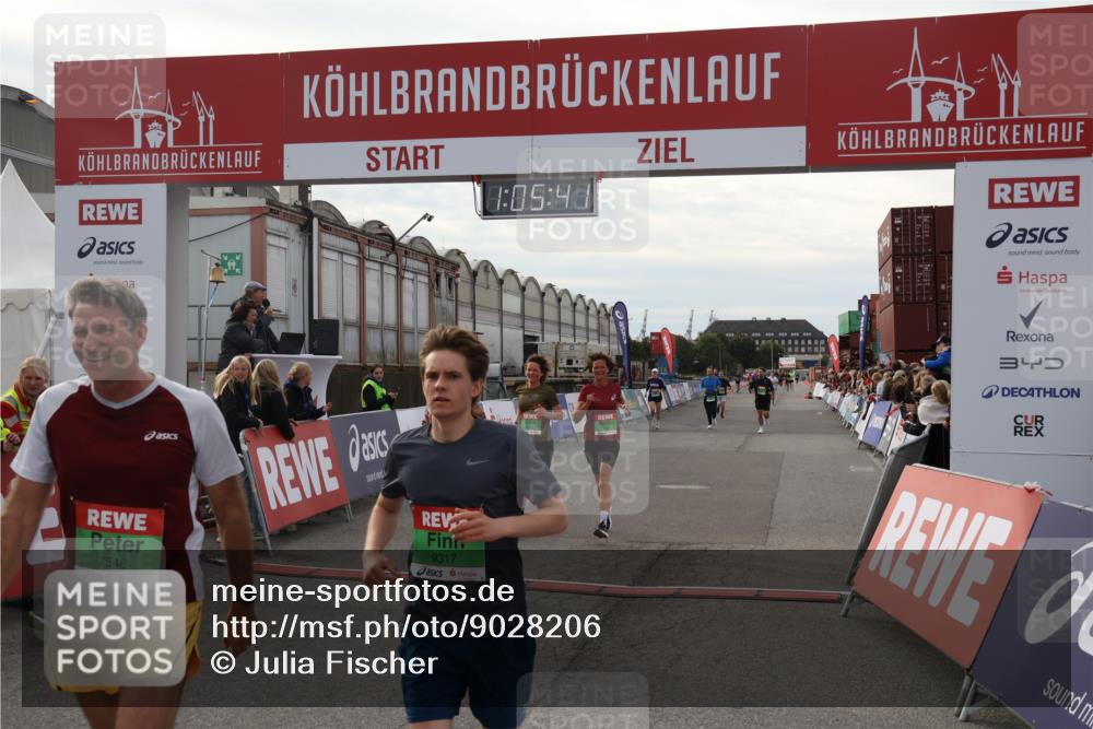 03.10.2025 - Köhlbrandbrückenlauf Julia Fischer http://msf.ph/oto/9028206 03.10.2025 16:05:41 Ziel 7031, 7151, 7213, 7241, 7394, 7546, 7547, 8199, 9299, 9317, 9499, 9669 meine-sportfotos.de