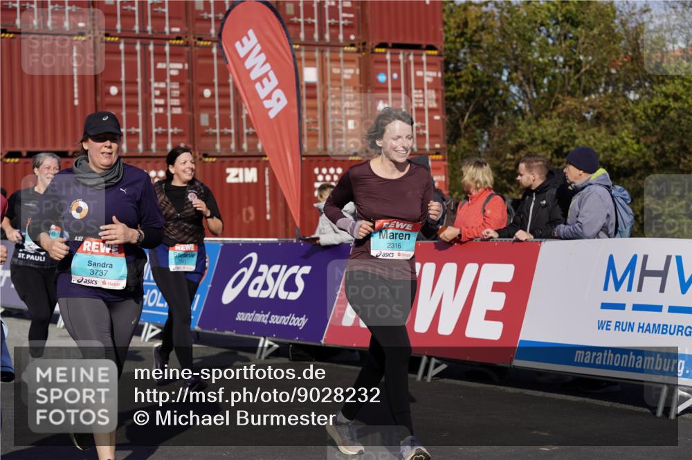 03.10.2025 - Köhlbrandbrückenlauf Michael Burmester http://msf.ph/oto/9028232 03.10.2025 10:32:26 Ziel 1749, 1923, 2041, 2085, 2316, 3076, 3077, 3737 meine-sportfotos.de