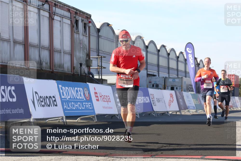 03.10.2025 - Köhlbrandbrückenlauf Luisa Fischer http://msf.ph/oto/9028235 03.10.2025 12:58:53 Ziel 4126, 4368, 5824, 5955, 6167, 6611, 6674 meine-sportfotos.de