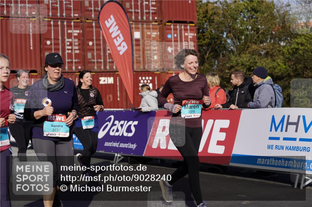 03.10.2025 - Köhlbrandbrückenlauf Michael Burmester http://msf.ph/oto/9028240 03.10.2025 10:32:26 Ziel 1749, 1923, 2041, 2085, 2316, 3076, 3077, 3737 meine-sportfotos.de