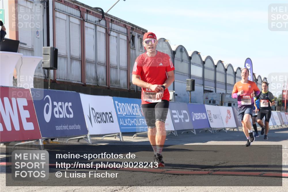 03.10.2025 - Köhlbrandbrückenlauf Luisa Fischer http://msf.ph/oto/9028243 03.10.2025 12:58:54 Ziel 4126, 4368, 5824, 5955, 6167, 6611, 6674 meine-sportfotos.de