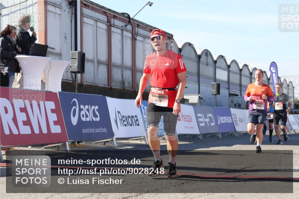 03.10.2025 - Köhlbrandbrückenlauf Luisa Fischer http://msf.ph/oto/9028248 03.10.2025 12:58:54 Ziel 4126, 4368, 5824, 5955, 6167, 6611, 6674 meine-sportfotos.de