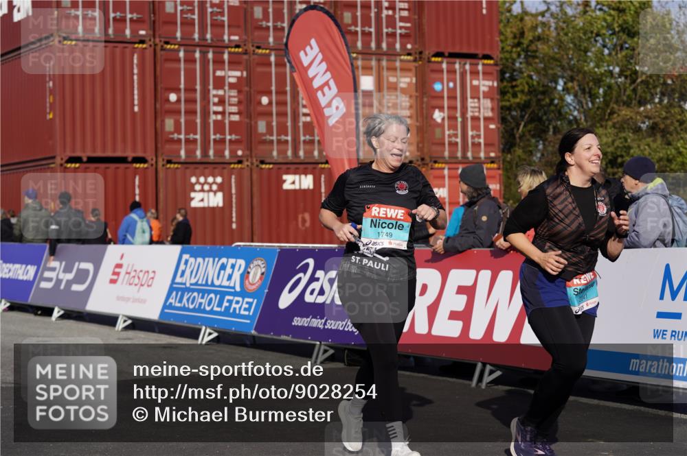 03.10.2025 - Köhlbrandbrückenlauf Michael Burmester http://msf.ph/oto/9028254 03.10.2025 10:32:27 Ziel 1749, 1923, 2041, 2085, 2316, 3076, 3077, 3737 meine-sportfotos.de