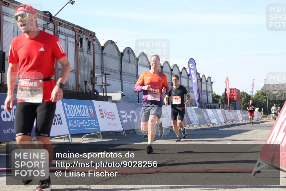 03.10.2025 - Köhlbrandbrückenlauf Luisa Fischer http://msf.ph/oto/9028256 03.10.2025 12:58:55 Ziel 4126, 4368, 5824, 5955, 6167, 6611, 6674 meine-sportfotos.de