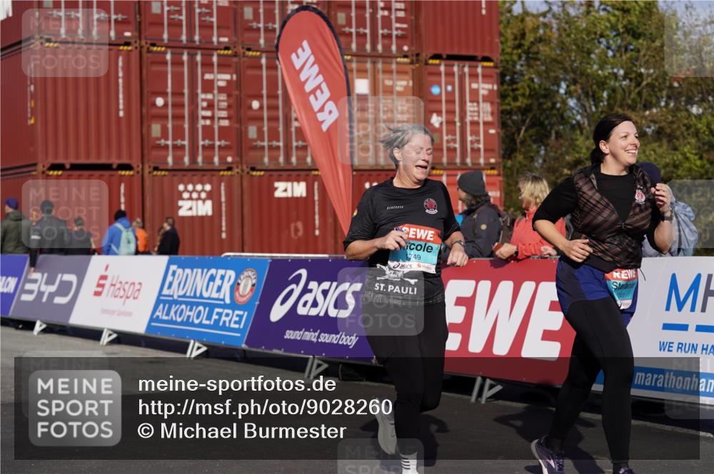 03.10.2025 - Köhlbrandbrückenlauf Michael Burmester http://msf.ph/oto/9028260 03.10.2025 10:32:27 Ziel 1749, 1923, 2041, 2085, 2316, 3076, 3077, 3737 meine-sportfotos.de