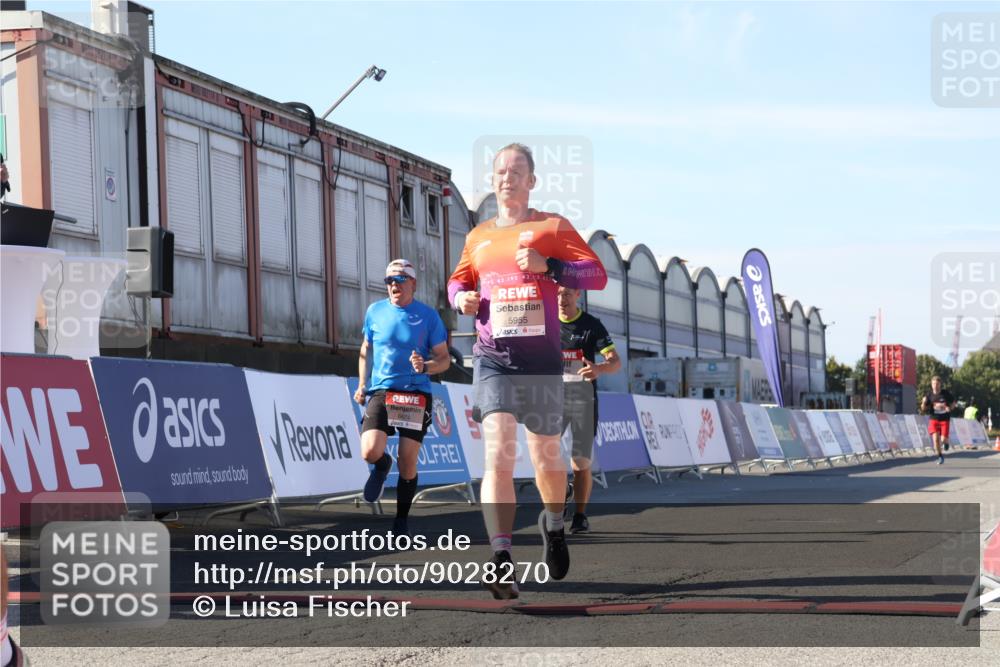 03.10.2025 - Köhlbrandbrückenlauf Luisa Fischer http://msf.ph/oto/9028270 03.10.2025 12:58:56 Ziel 4126, 4368, 5955, 6611, 6674 meine-sportfotos.de