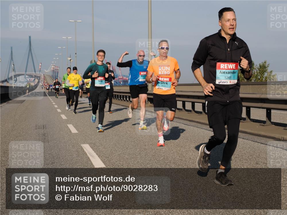 03.10.2025 - Köhlbrandbrückenlauf Fabian Wolf http://msf.ph/oto/9028283 03.10.2025 09:43:41 Position 3 1027, 3043, 1261 meine-sportfotos.de
