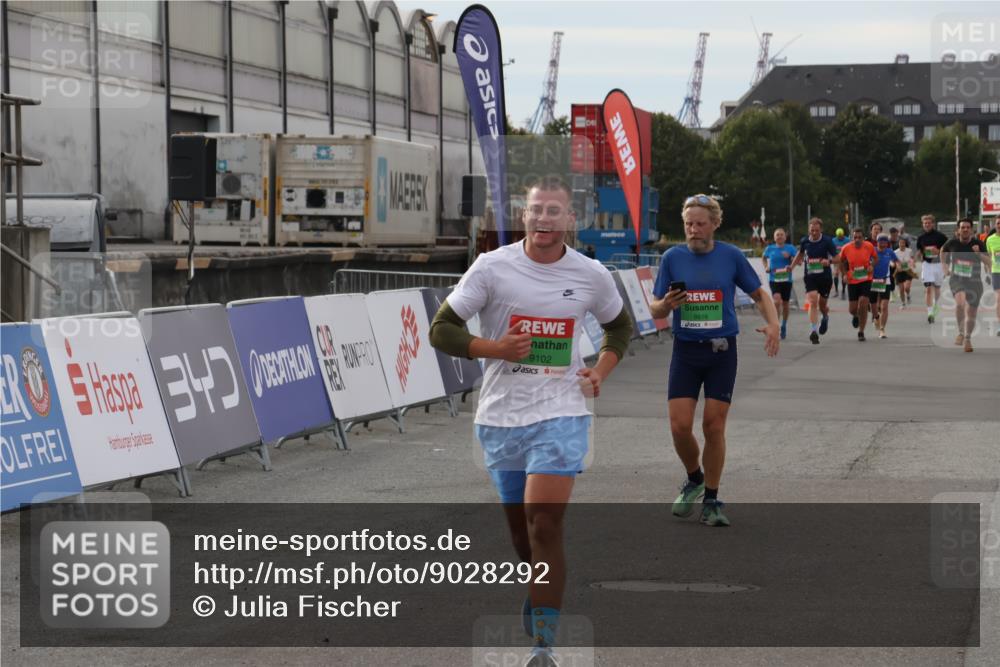 03.10.2025 - Köhlbrandbrückenlauf Julia Fischer http://msf.ph/oto/9028292 03.10.2025 16:05:55 Ziel 7547, 7646, 8616, 8924, 8966, 9102, 9489, 9566 meine-sportfotos.de