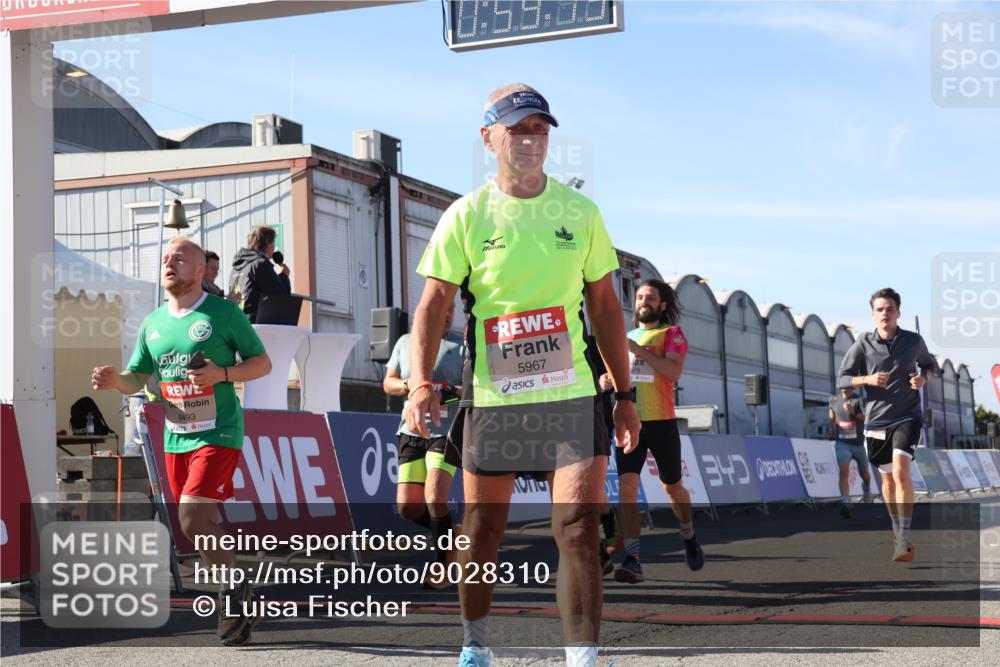 03.10.2025 - Köhlbrandbrückenlauf Luisa Fischer http://msf.ph/oto/9028310 03.10.2025 12:59:12 Ziel 4164, 4226, 4441, 5967, 6036, 6154, 6329, 6390, 6391, 6478, 6493 meine-sportfotos.de