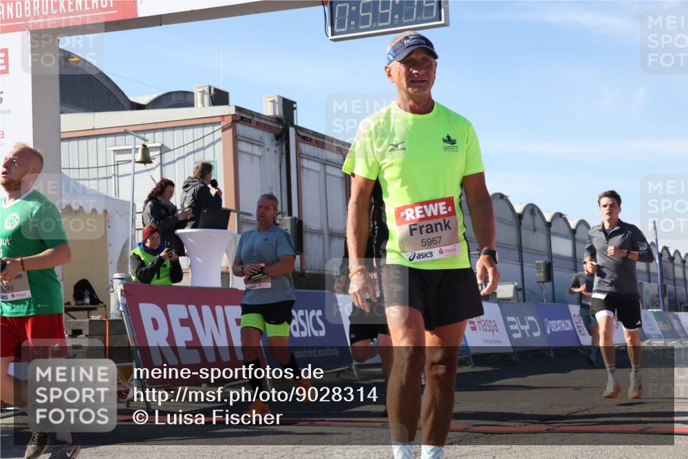 03.10.2025 - Köhlbrandbrückenlauf Luisa Fischer http://msf.ph/oto/9028314 03.10.2025 12:59:13 Ziel 4164, 4226, 4371, 4441, 5967, 6036, 6154, 6329, 6390, 6391, 6478, 6484, 6493 meine-sportfotos.de