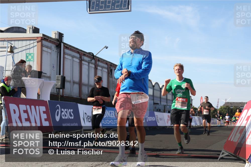 03.10.2025 - Köhlbrandbrückenlauf Luisa Fischer http://msf.ph/oto/9028342 03.10.2025 12:59:19 Ziel 4108, 4164, 4226, 4371, 4441, 4940, 5967, 6036, 6154, 6390, 6391, 6478, 6484, 6493, 6609 meine-sportfotos.de