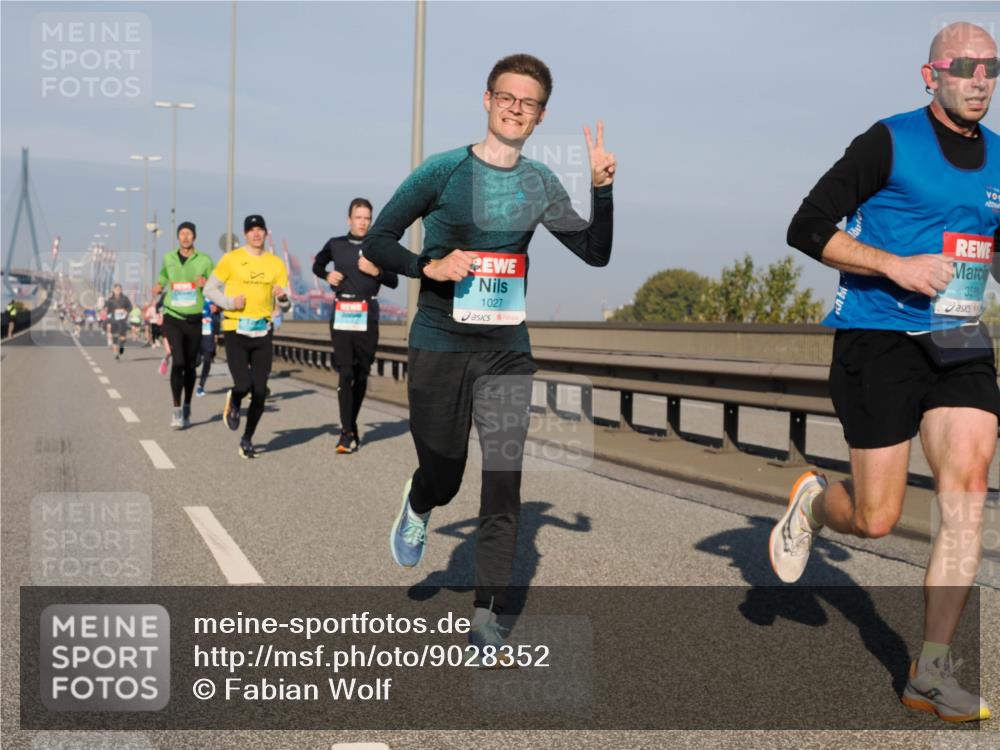 03.10.2025 - Köhlbrandbrückenlauf Fabian Wolf http://msf.ph/oto/9028352 03.10.2025 09:43:43 Position 3 100, 1027, 3583 meine-sportfotos.de