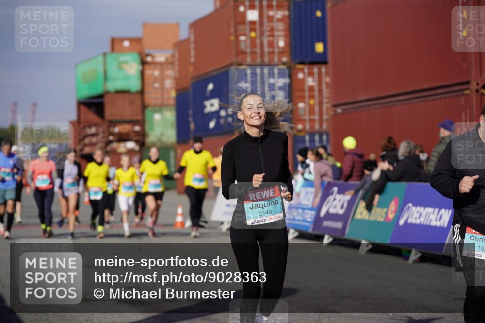 03.10.2025 - Köhlbrandbrückenlauf Michael Burmester http://msf.ph/oto/9028363 03.10.2025 10:32:44 Ziel 1625, 2149, 2297, 2299, 2646, 2871, 2872, 2874, 2875 meine-sportfotos.de